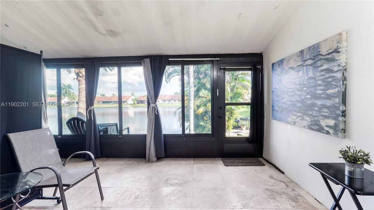 For Rent: $2,750 (3 beds, 2 baths, 1064 Square Feet)