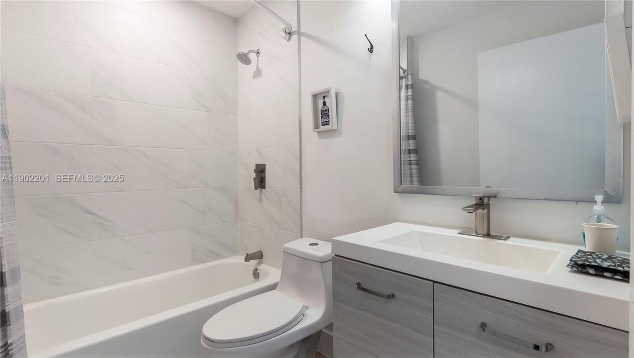 For Rent: $2,750 (3 beds, 2 baths, 1064 Square Feet)