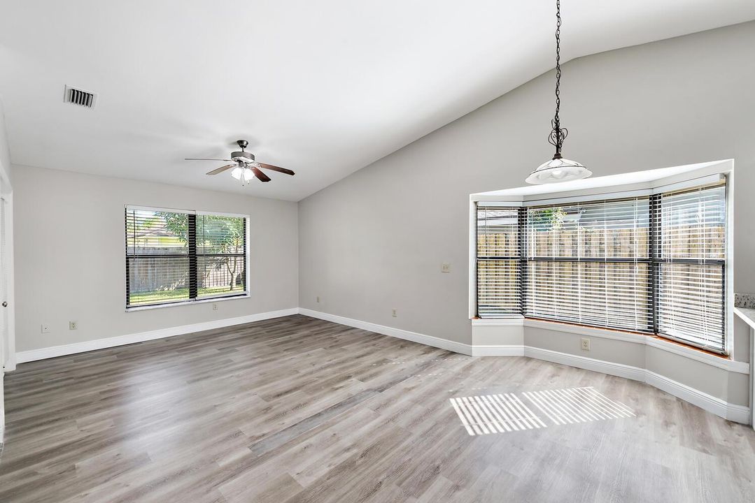 916 Daffodil Dr Wellington FL-large-010-
