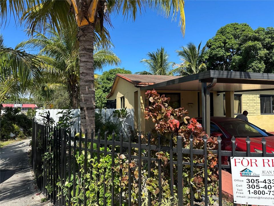 For Rent: $3,000 (3 beds, 2 baths, 1330 Square Feet)