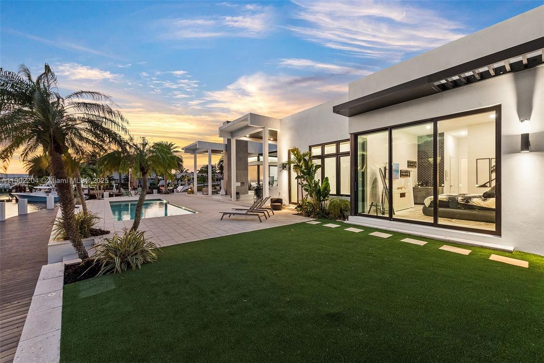 For Rent: $32,000 (3 beds, 4 baths, 3122 Square Feet)