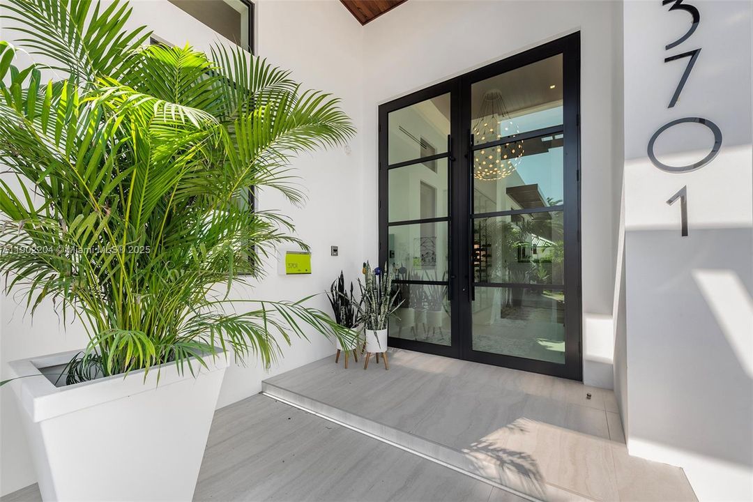 For Rent: $32,000 (3 beds, 4 baths, 3122 Square Feet)