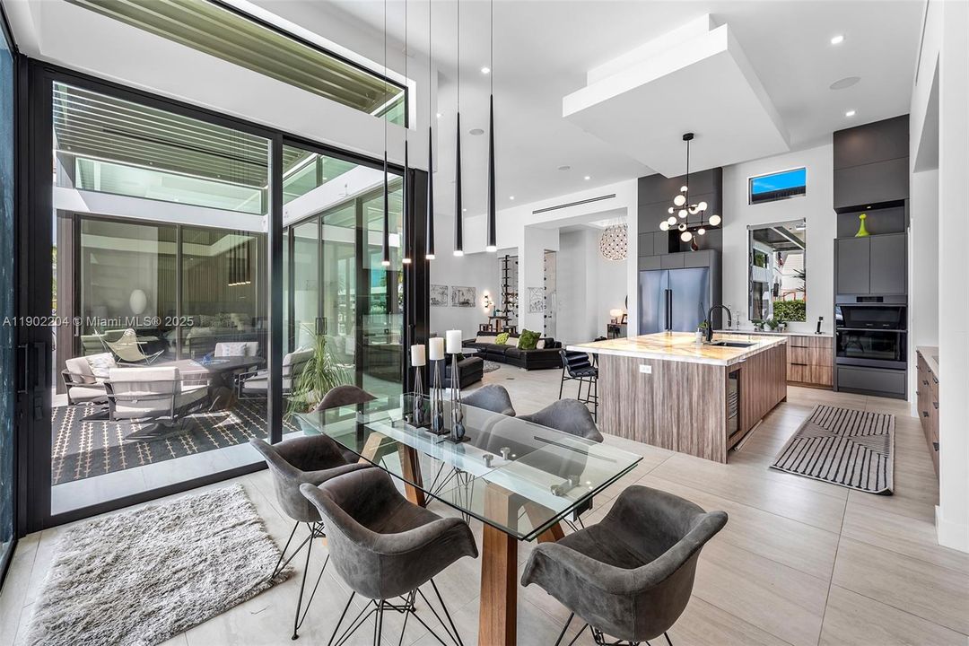 For Rent: $32,000 (3 beds, 4 baths, 3122 Square Feet)