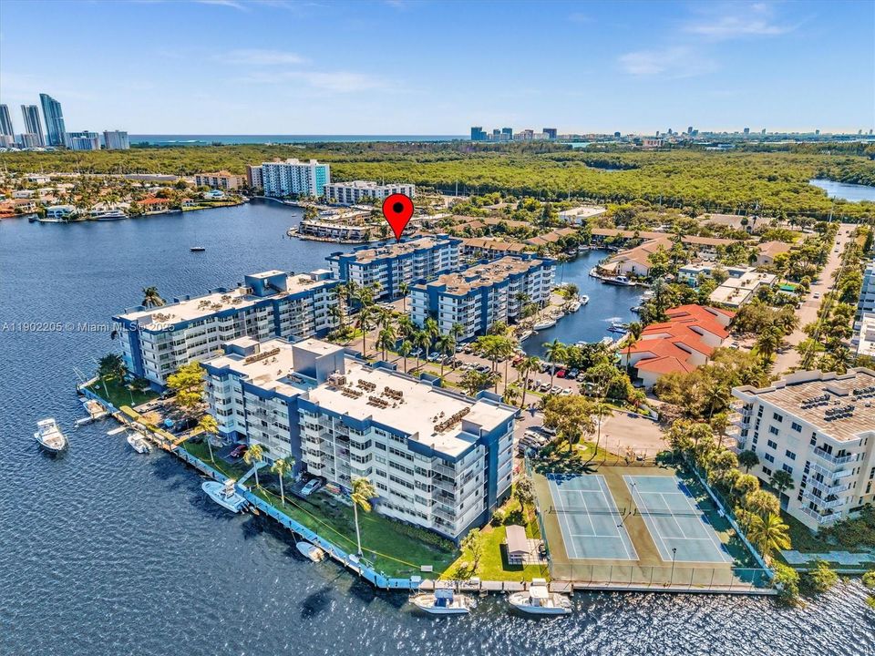 Active With Contract: $450,000 (2 beds, 2 baths, 1213 Square Feet)