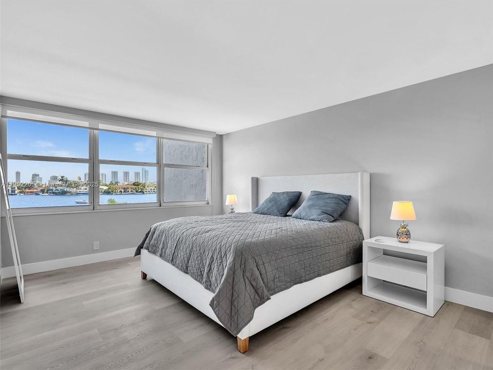 Active With Contract: $450,000 (2 beds, 2 baths, 1213 Square Feet)