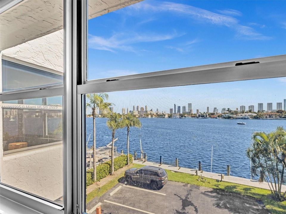 Active With Contract: $450,000 (2 beds, 2 baths, 1213 Square Feet)