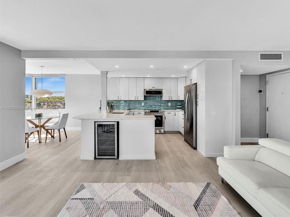 Active With Contract: $450,000 (2 beds, 2 baths, 1213 Square Feet)