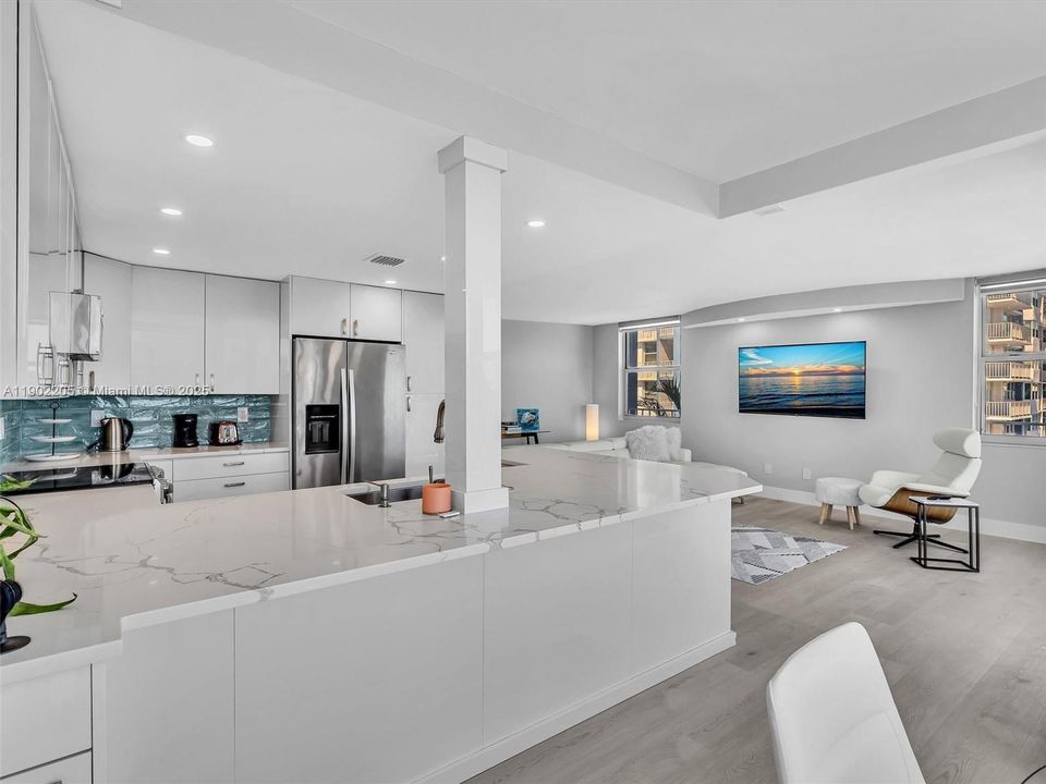 Active With Contract: $450,000 (2 beds, 2 baths, 1213 Square Feet)