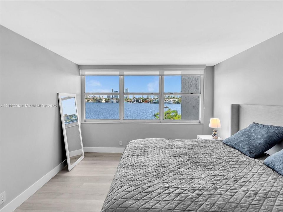 Active With Contract: $450,000 (2 beds, 2 baths, 1213 Square Feet)