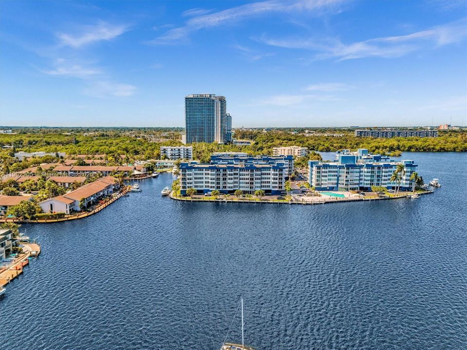 Active With Contract: $450,000 (2 beds, 2 baths, 1213 Square Feet)