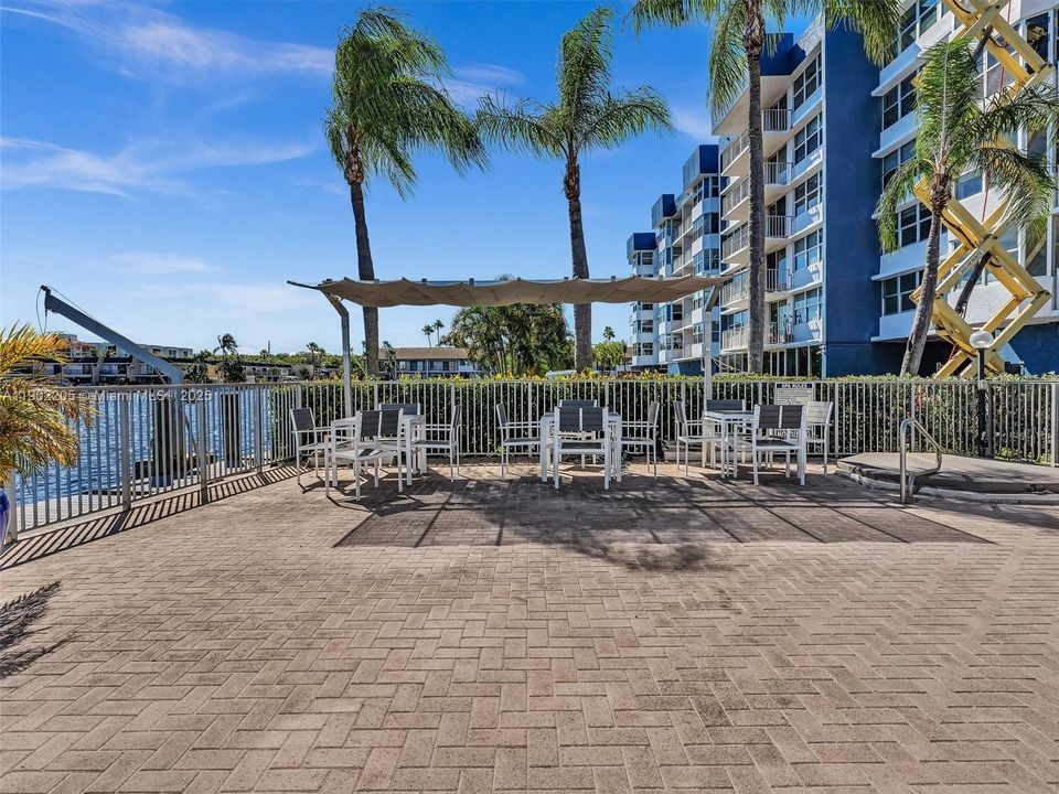 Active With Contract: $450,000 (2 beds, 2 baths, 1213 Square Feet)