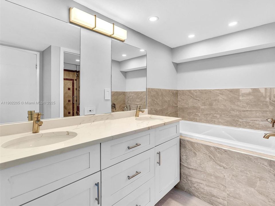 Active With Contract: $450,000 (2 beds, 2 baths, 1213 Square Feet)