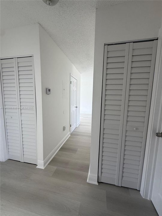 For Rent: $2,195 (3 beds, 1 baths, 847 Square Feet)