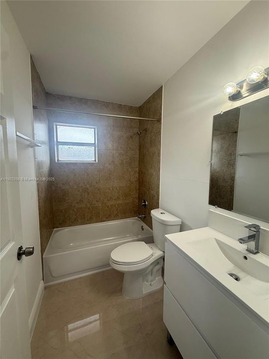 For Rent: $2,195 (3 beds, 1 baths, 847 Square Feet)