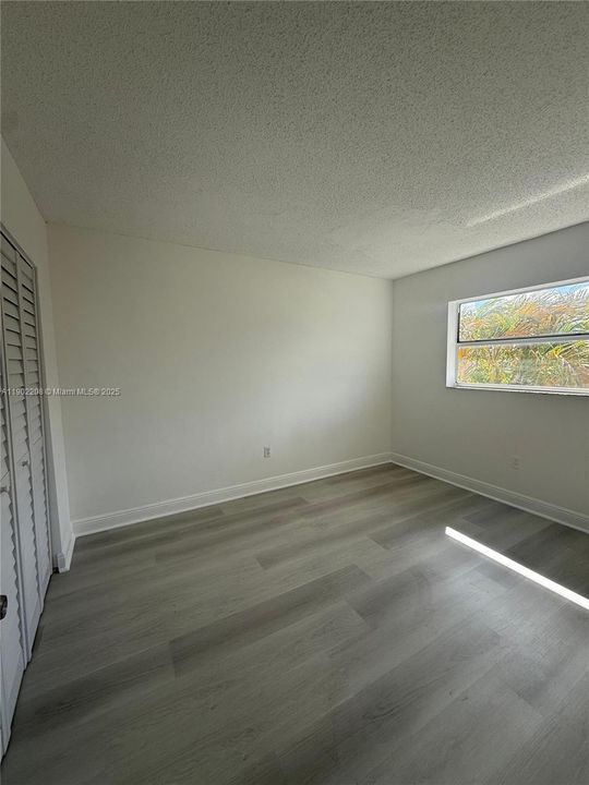 For Rent: $2,195 (3 beds, 1 baths, 847 Square Feet)