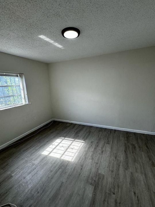 Recientemente alquilado: $1,700 (1 camas, 1 baños, 695 Pies cuadrados)