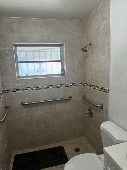 Recientemente alquilado: $1,700 (1 camas, 1 baños, 695 Pies cuadrados)