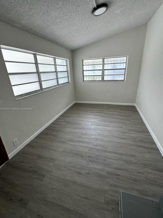 Recientemente alquilado: $1,700 (1 camas, 1 baños, 695 Pies cuadrados)