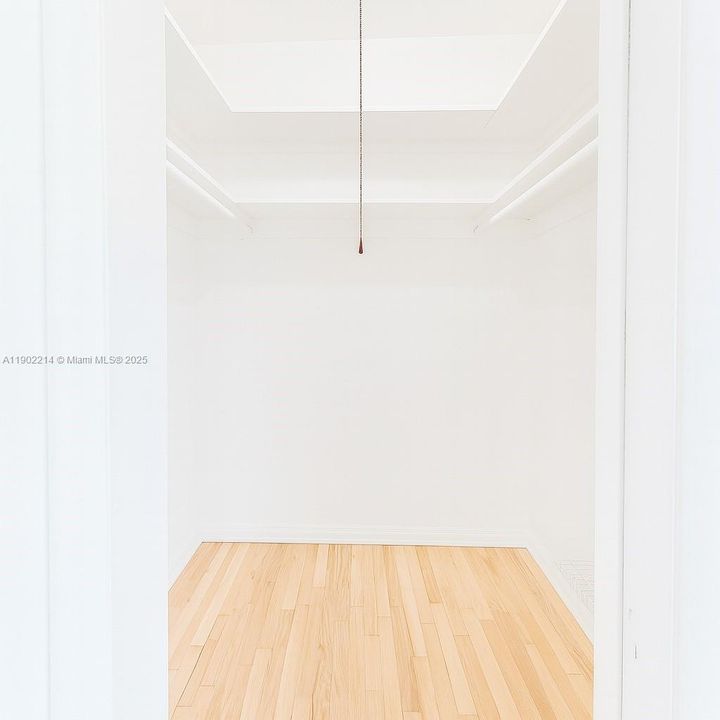 Recently Rented: $1,700 (1 beds, 1 baths, 600 Square Feet)