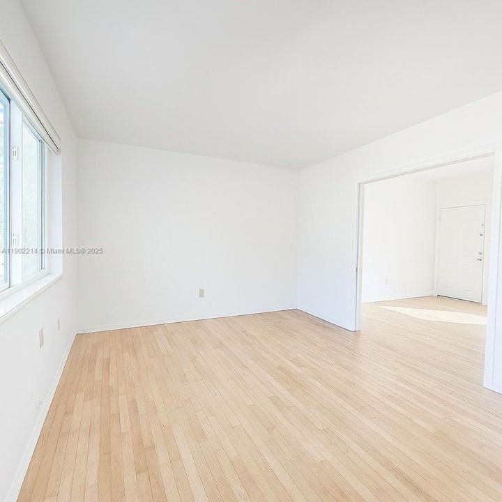 Recently Rented: $1,700 (1 beds, 1 baths, 600 Square Feet)