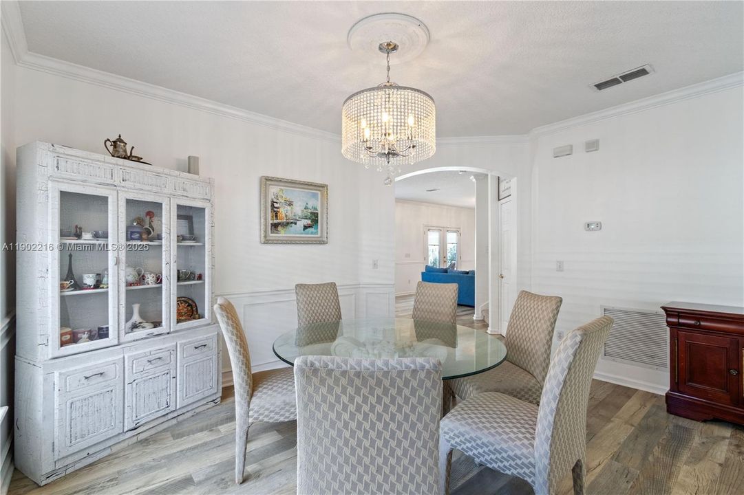 待售: $525,000 (4 贝兹, 3 浴室, 2868 平方英尺)