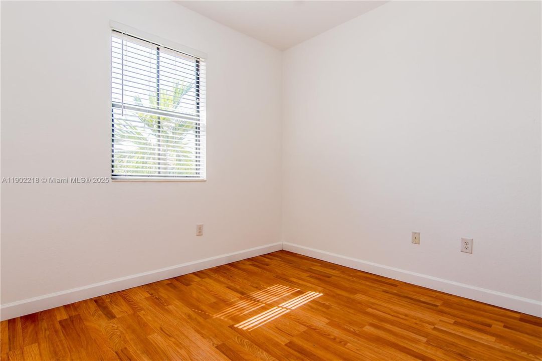 For Sale: $430,000 (4 beds, 3 baths, 1736 Square Feet)