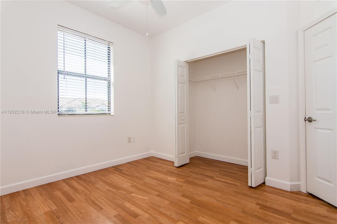 For Sale: $430,000 (4 beds, 3 baths, 1736 Square Feet)