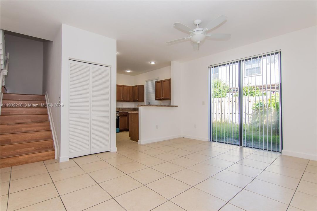 For Sale: $430,000 (4 beds, 3 baths, 1736 Square Feet)