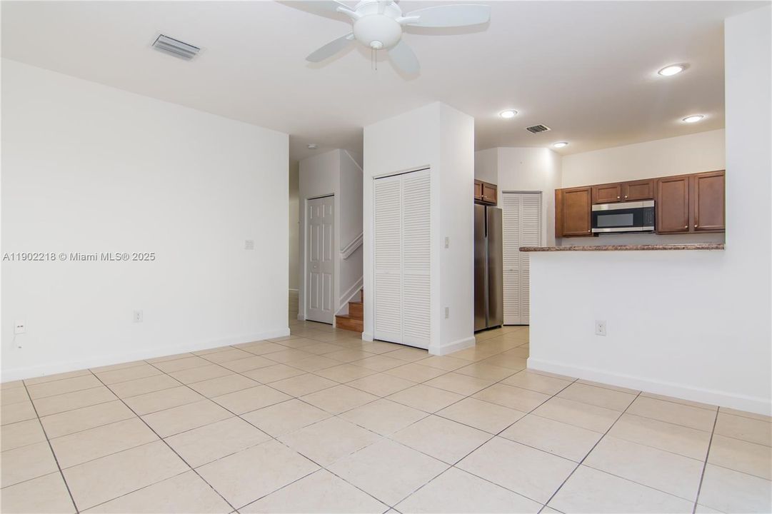 For Sale: $430,000 (4 beds, 3 baths, 1736 Square Feet)