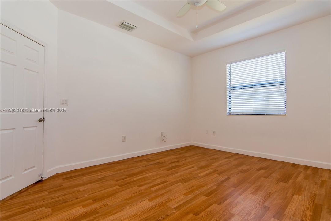 For Sale: $430,000 (4 beds, 3 baths, 1736 Square Feet)