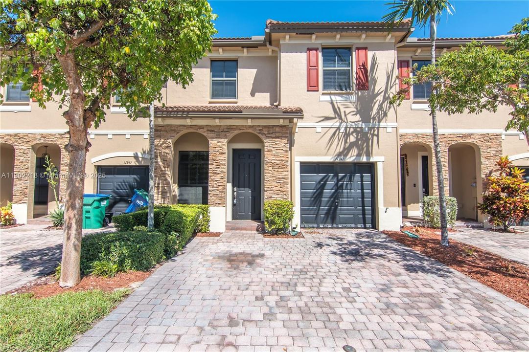 For Sale: $430,000 (4 beds, 3 baths, 1736 Square Feet)