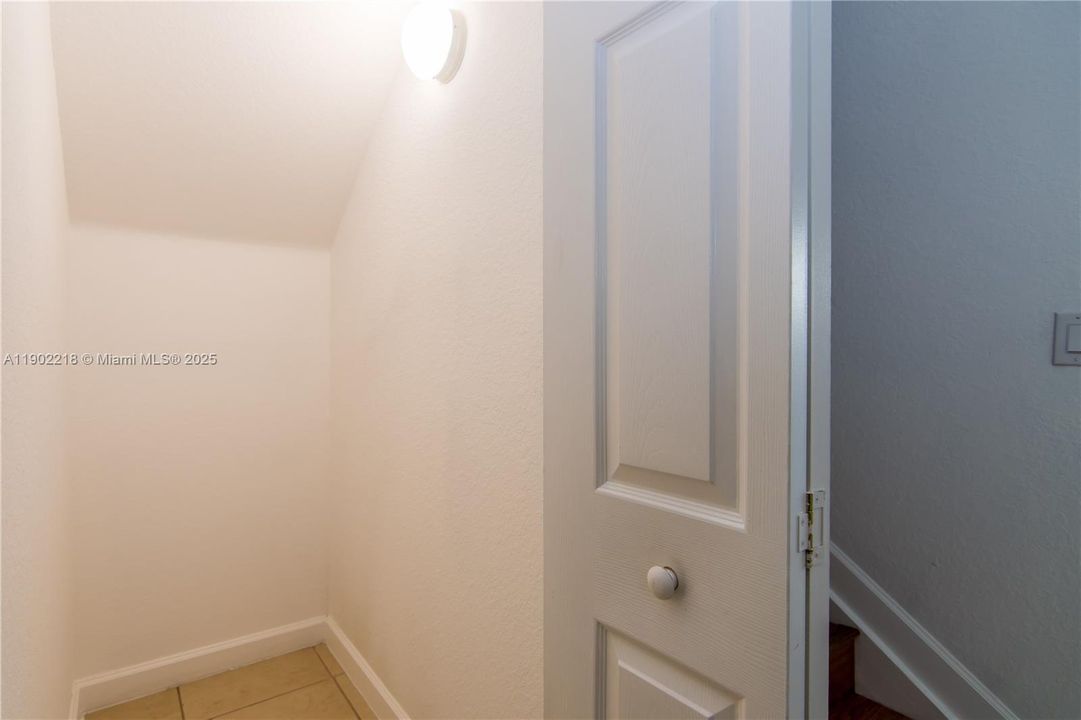 For Sale: $430,000 (4 beds, 3 baths, 1736 Square Feet)