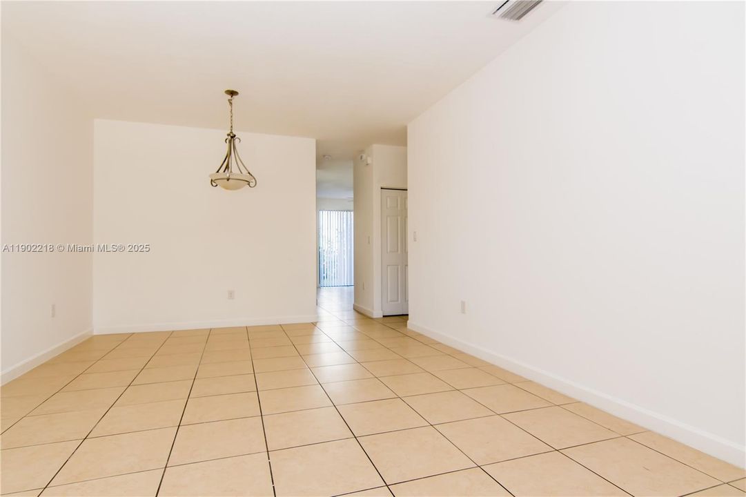 For Sale: $430,000 (4 beds, 3 baths, 1736 Square Feet)