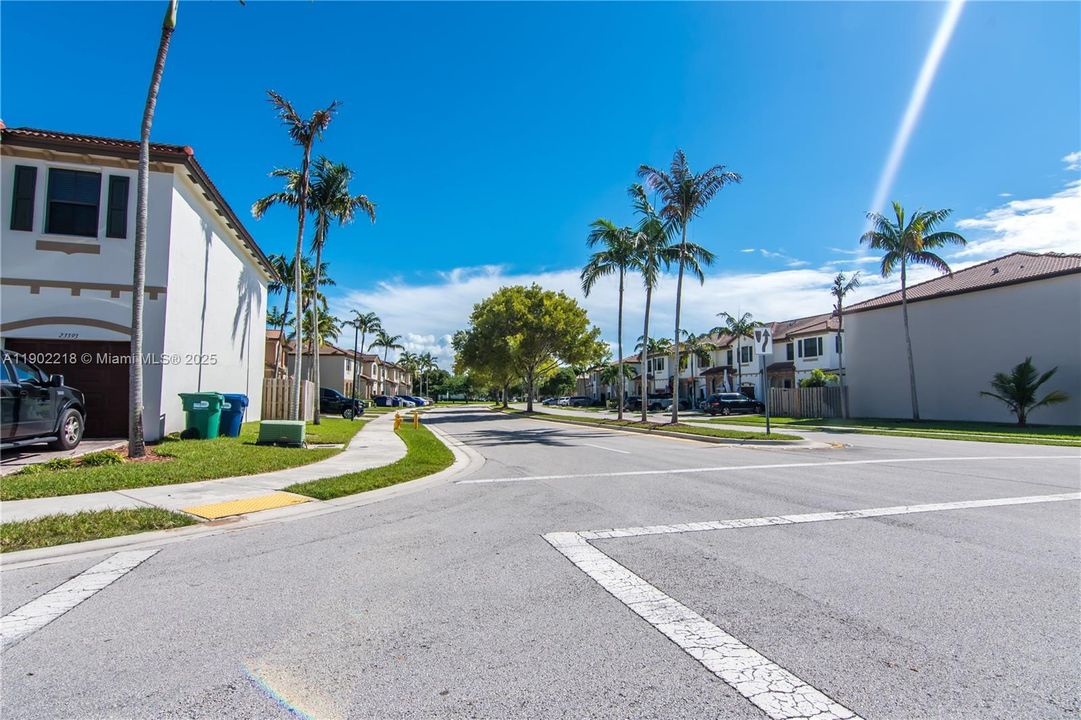 For Sale: $430,000 (4 beds, 3 baths, 1736 Square Feet)