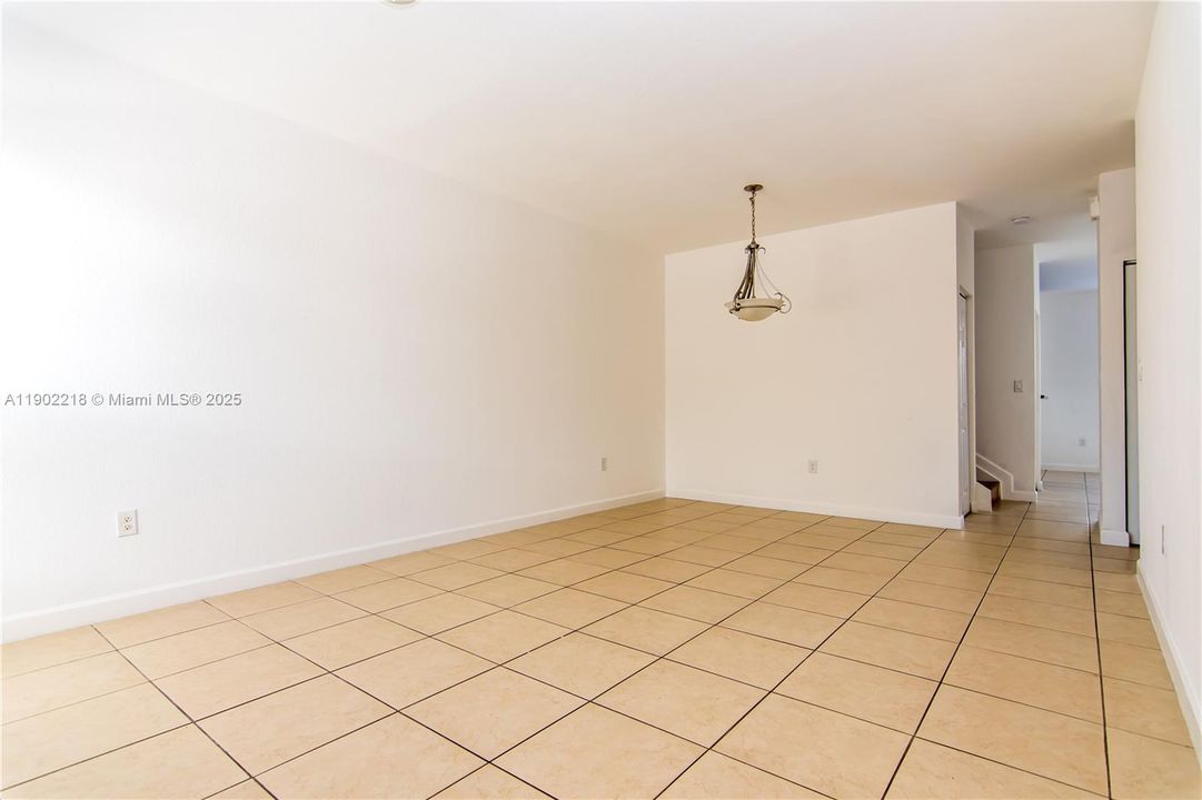 For Sale: $430,000 (4 beds, 3 baths, 1736 Square Feet)