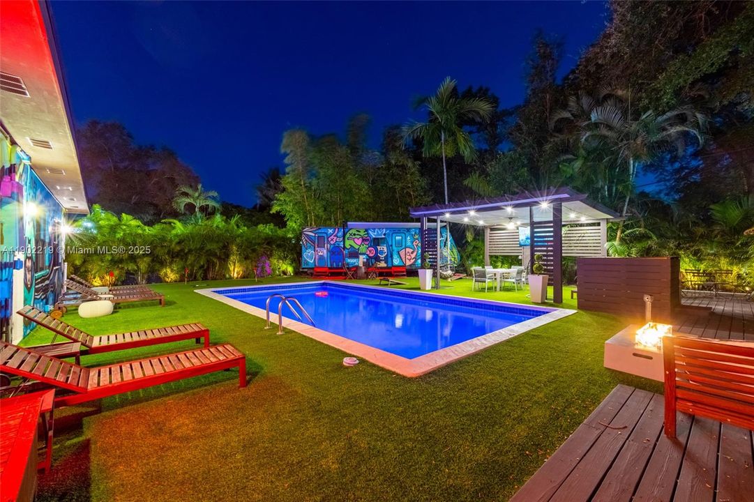 出租: $7,500 (4 贝兹, 2 浴室, 2470 平方英尺)