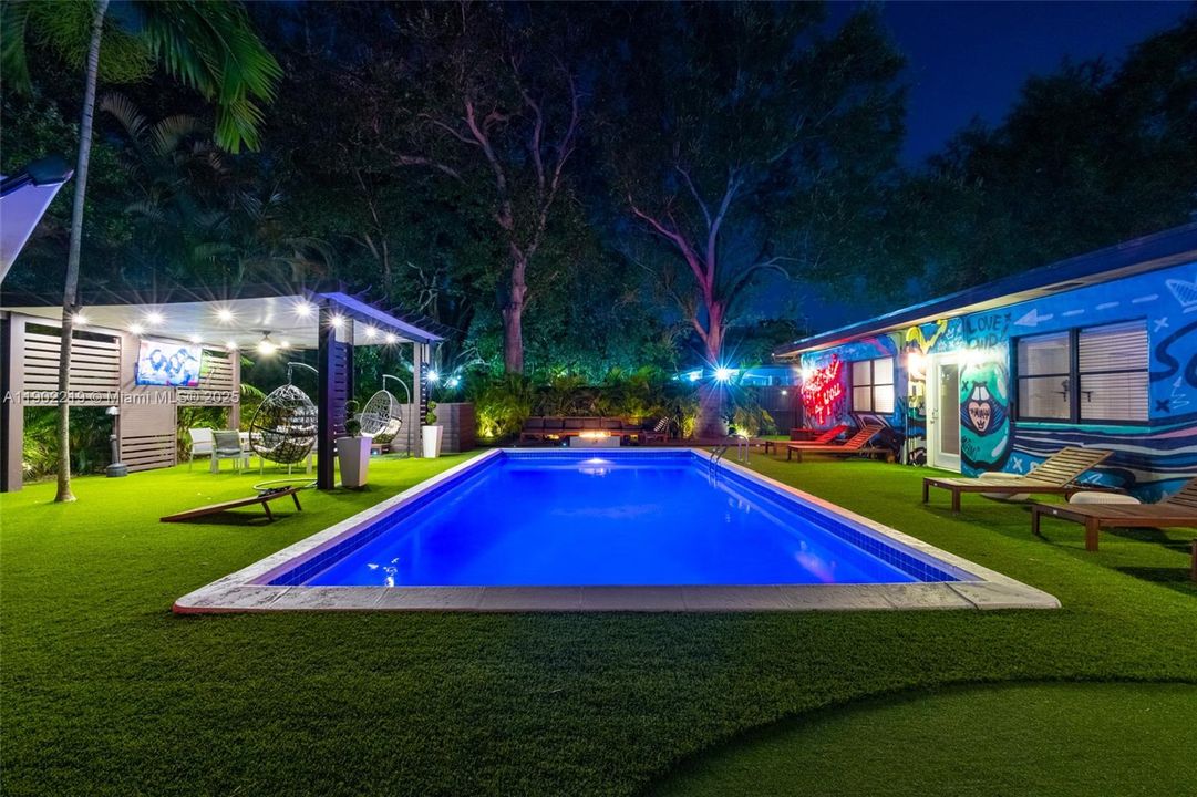 出租: $7,500 (4 贝兹, 2 浴室, 2470 平方英尺)