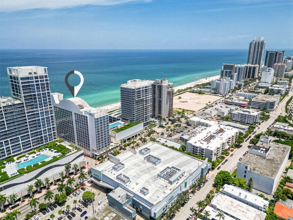 合同活跃: $399,000 (1 贝兹, 1 浴室, 662 平方英尺)