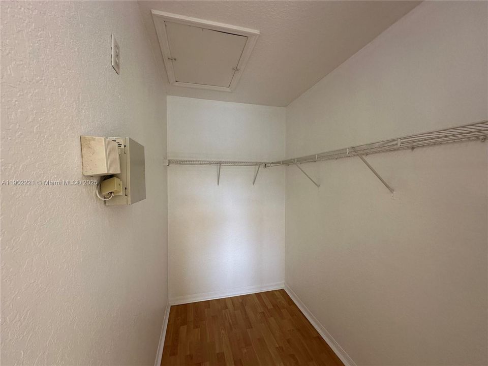 В аренду: $1,800 (2 спален, 2 ванн, 815 Квадратных фут)