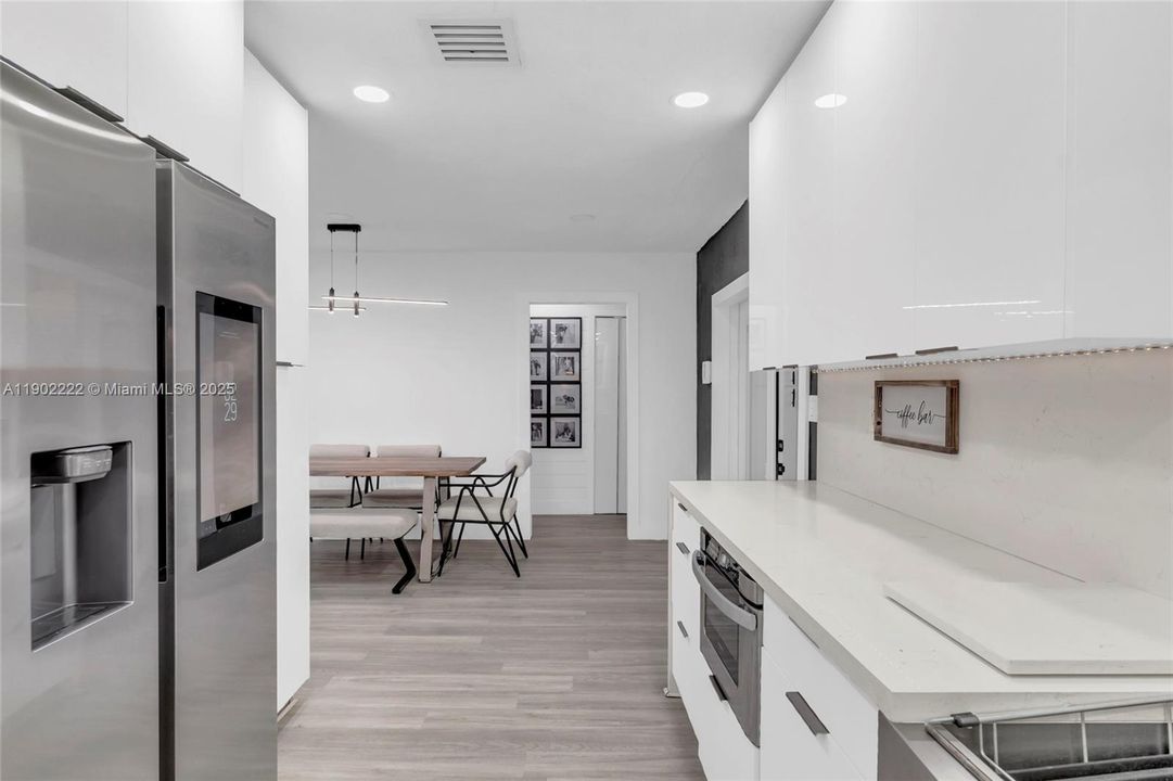 Active With Contract: $520,000 (5 beds, 4 baths, 1684 Square Feet)