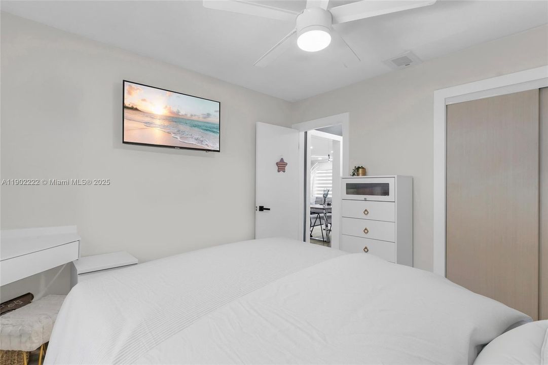 Active With Contract: $520,000 (5 beds, 4 baths, 1684 Square Feet)