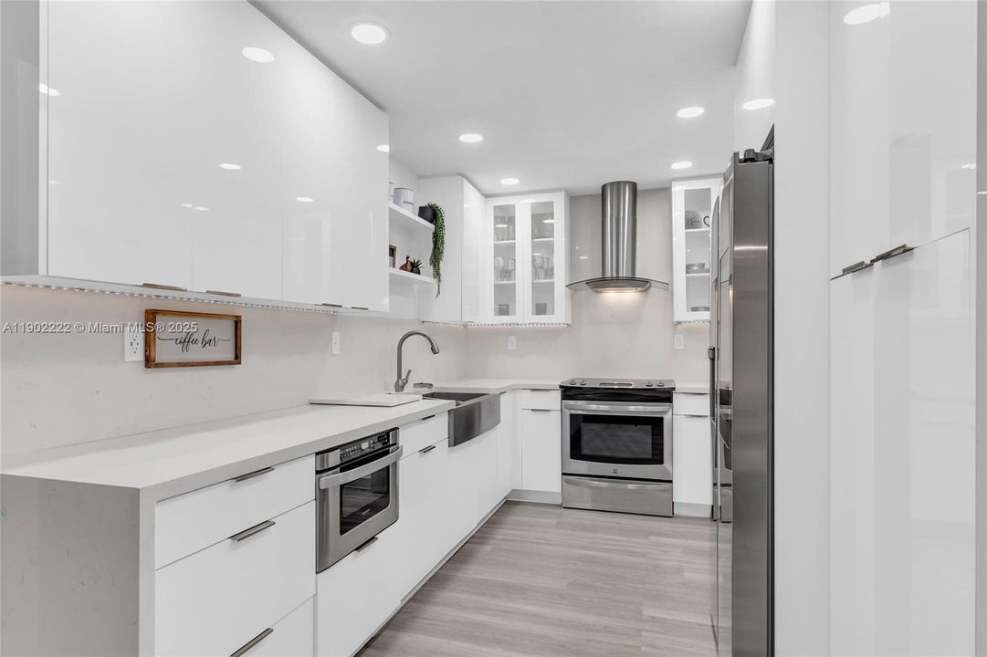 Active With Contract: $520,000 (5 beds, 4 baths, 1684 Square Feet)