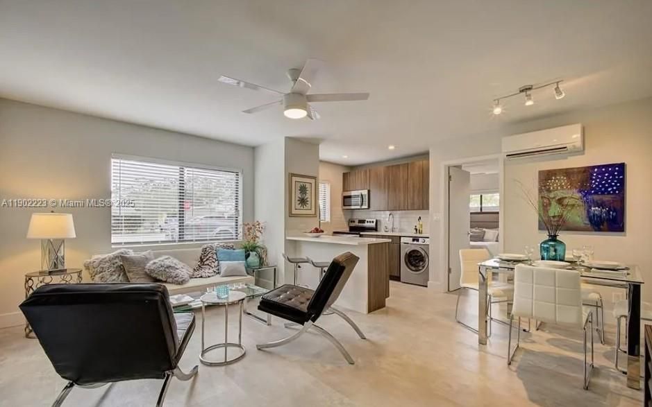 For Rent: $1,900 (1 beds, 1 baths, 700 Square Feet)