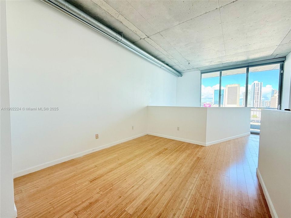 For Rent: $3,150 (1 beds, 1 baths, 795 Square Feet)