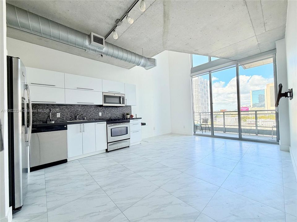 For Rent: $3,150 (1 beds, 1 baths, 795 Square Feet)