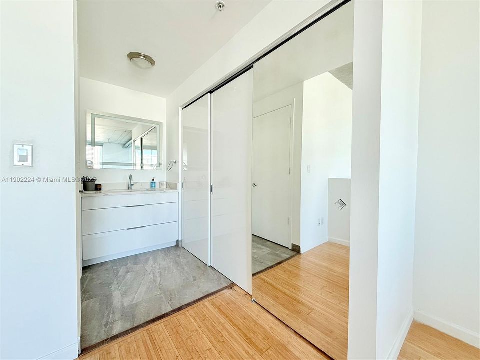 For Rent: $3,150 (1 beds, 1 baths, 795 Square Feet)