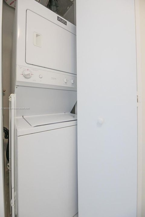 For Rent: $3,150 (1 beds, 1 baths, 795 Square Feet)