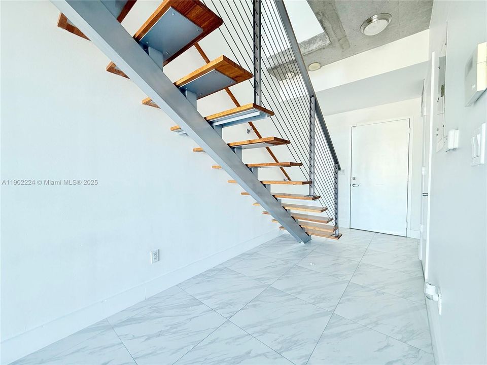 For Rent: $3,150 (1 beds, 1 baths, 795 Square Feet)