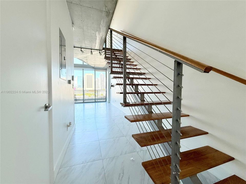 For Rent: $3,150 (1 beds, 1 baths, 795 Square Feet)