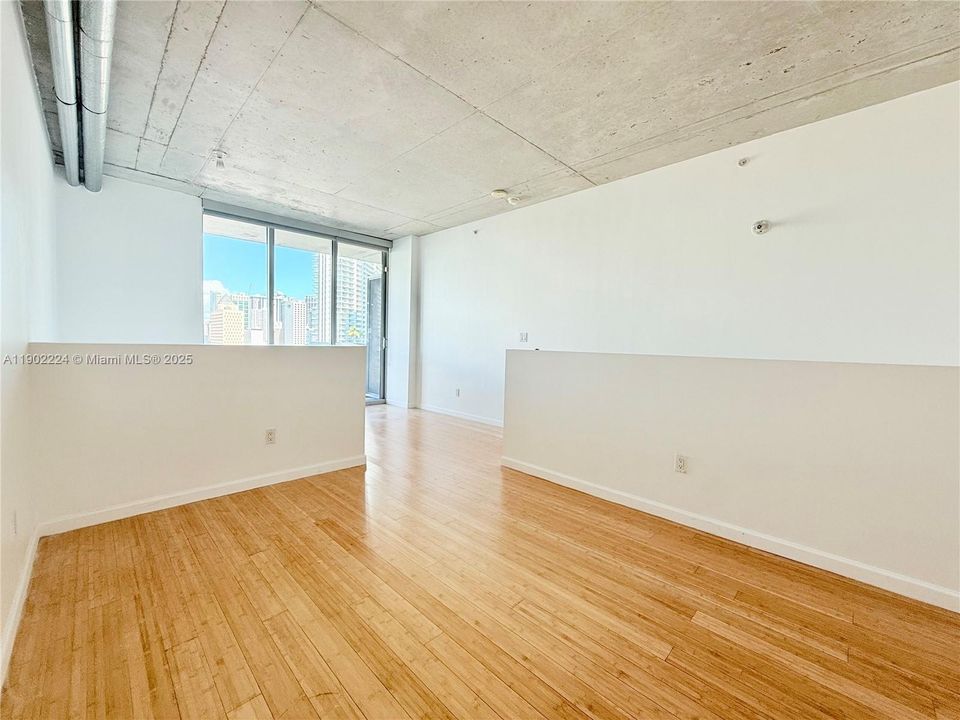 For Rent: $3,150 (1 beds, 1 baths, 795 Square Feet)